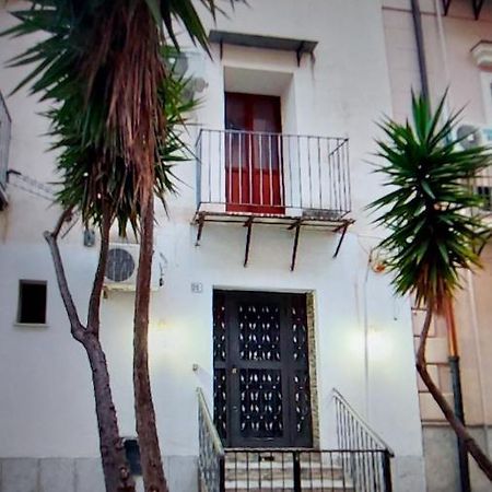 Stanza Sicilia Bedda Apartment Palermo Bagian luar foto