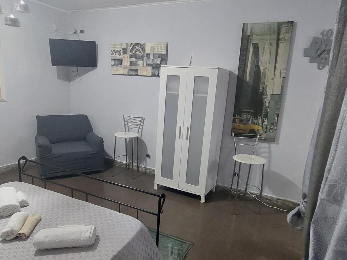 Stanza Sicilia Bedda Apartment Palermo Bagian luar foto