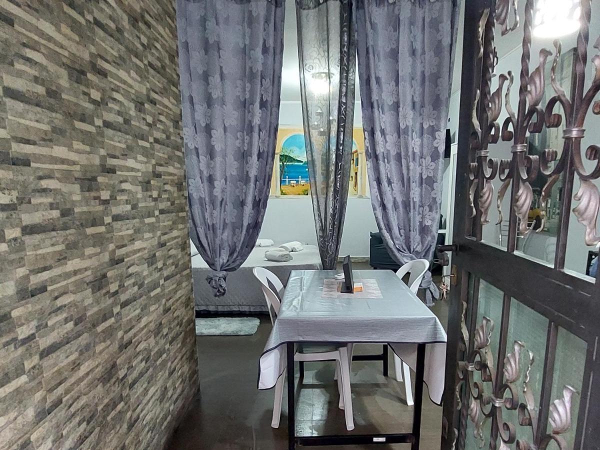 Stanza Sicilia Bedda Apartment Palermo Bagian luar foto