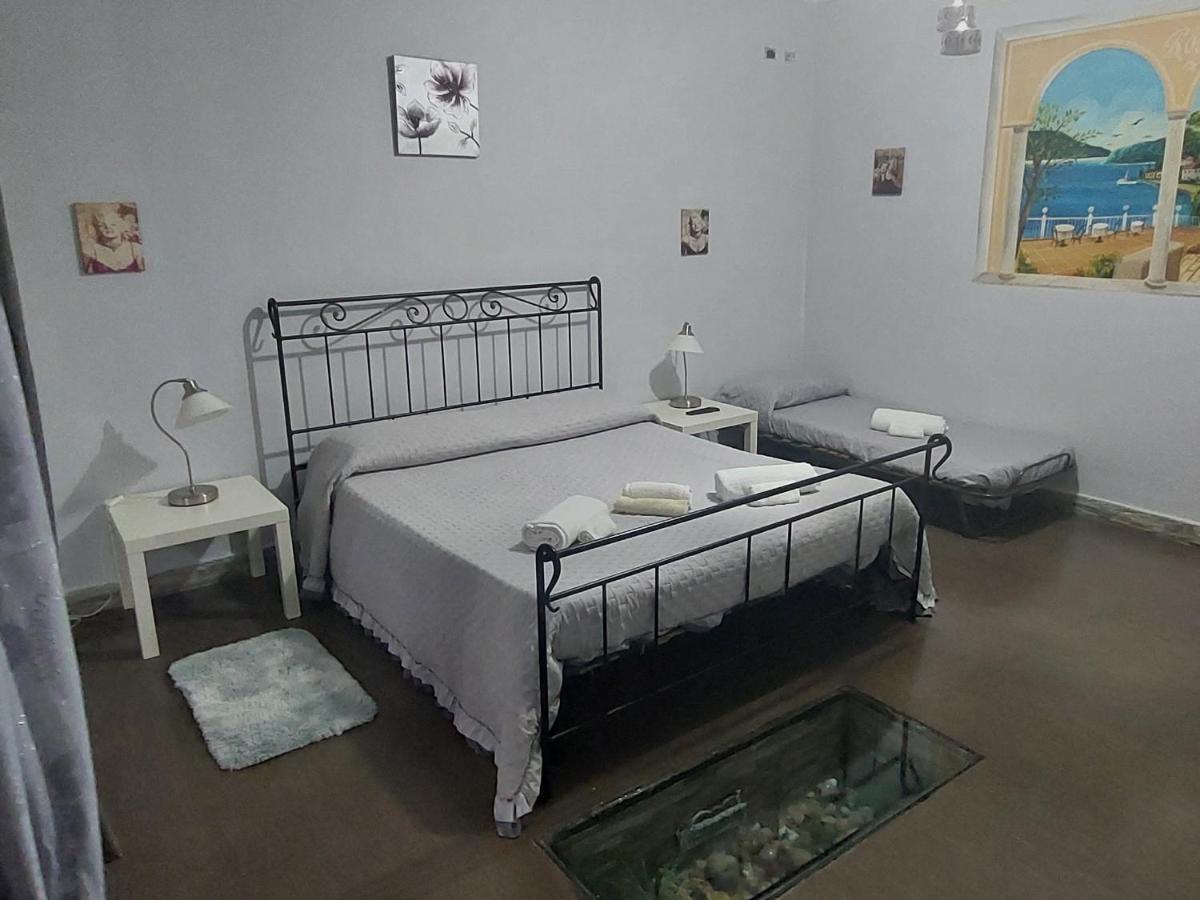 Stanza Sicilia Bedda Apartment Palermo Bagian luar foto
