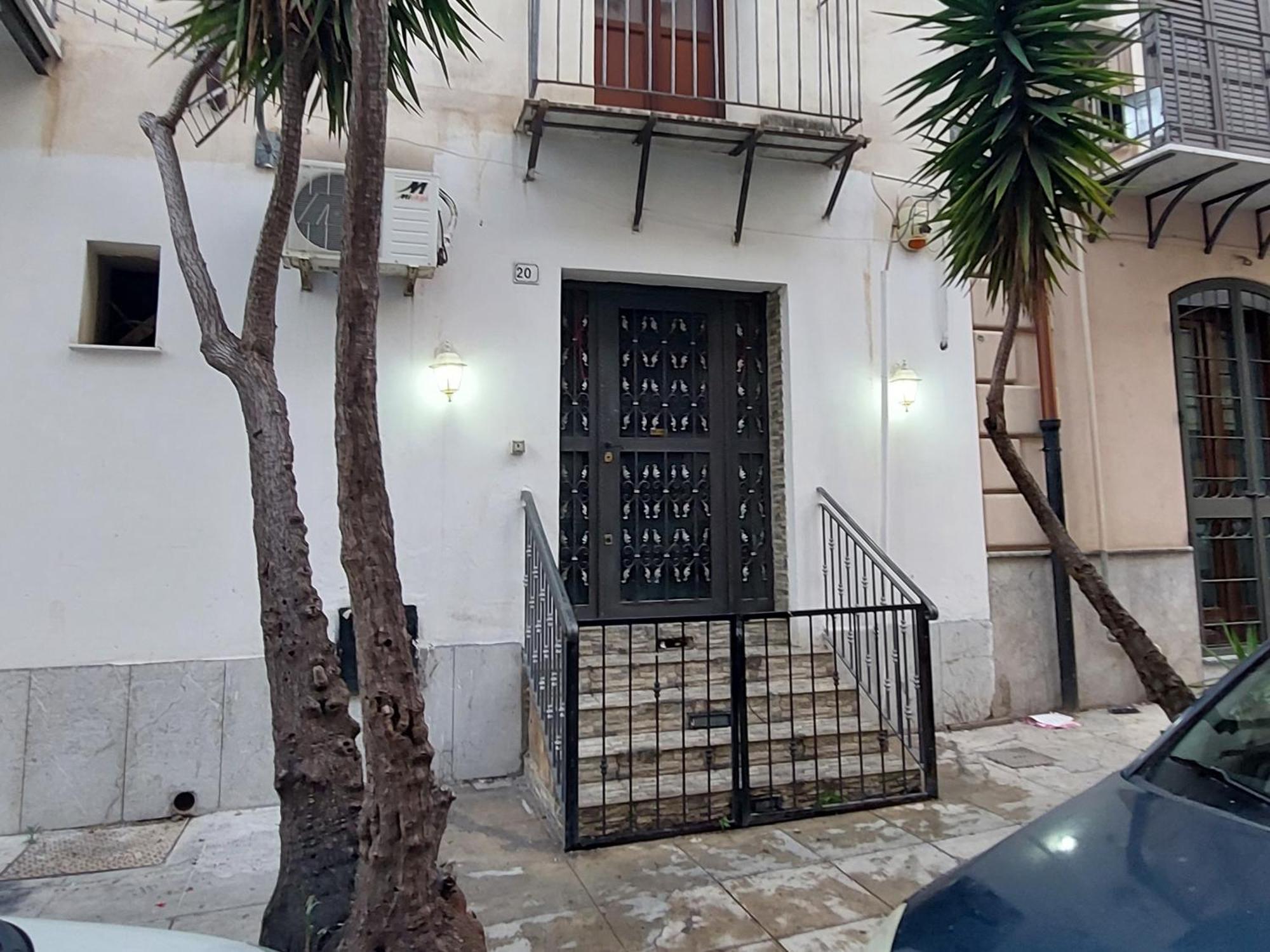 Stanza Sicilia Bedda Apartment Palermo Bagian luar foto